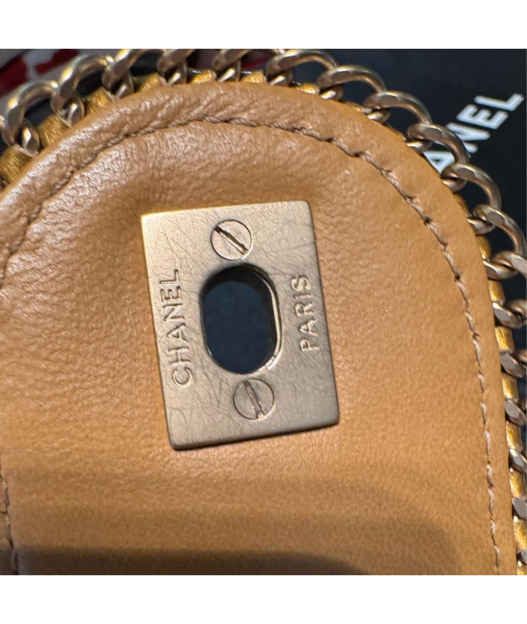 CHANEL Горчичная сумка через плечо из лакированной кожи, фото 8