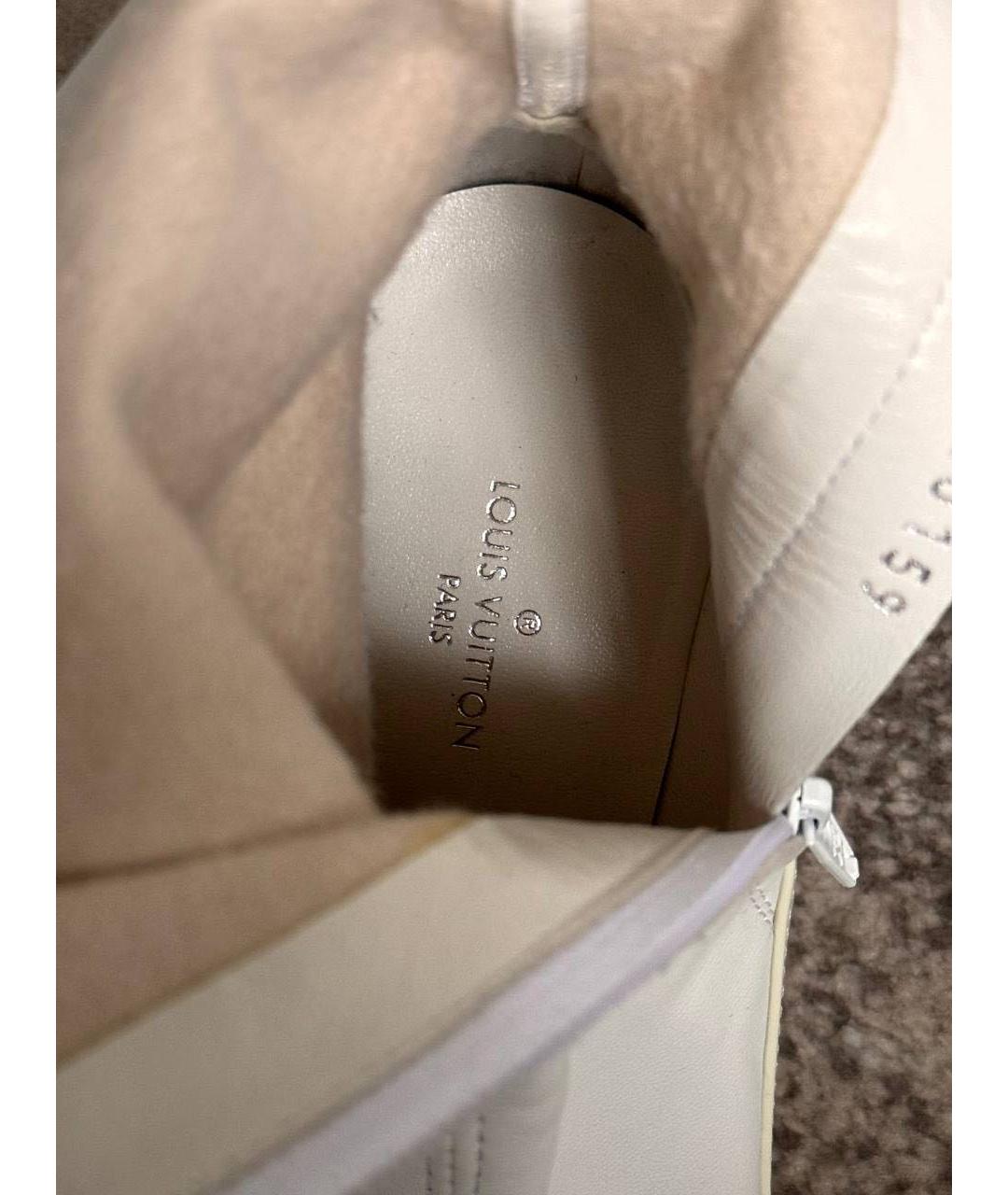 LOUIS VUITTON Бежевые ботильоны из лакированной кожи, фото 4