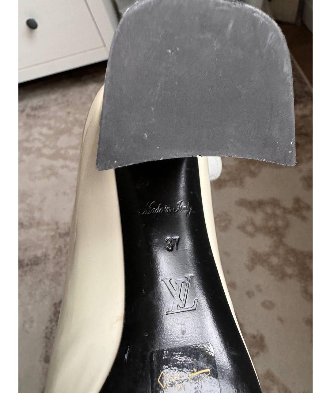 LOUIS VUITTON Бежевые ботильоны из лакированной кожи, фото 5