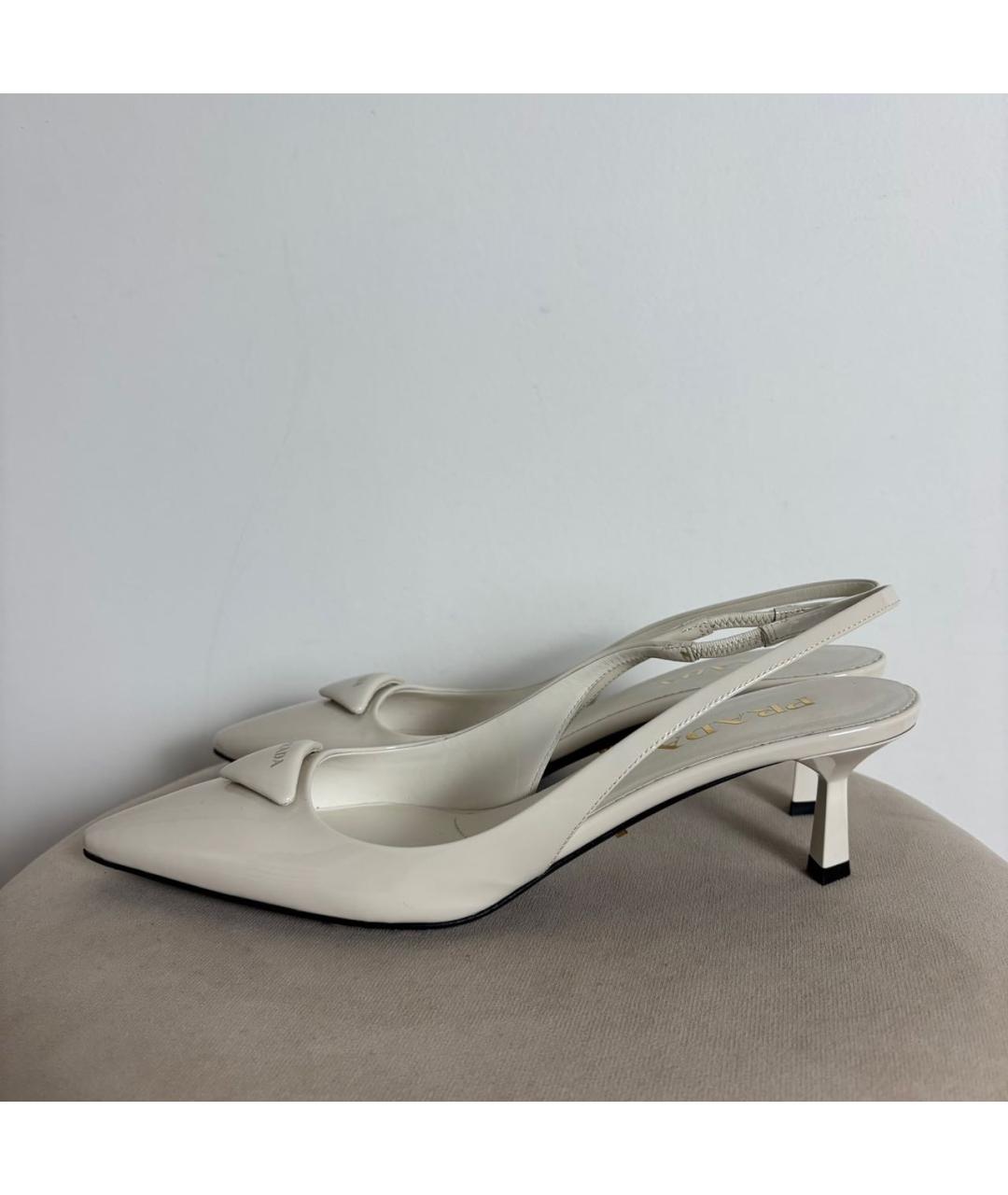 PRADA Бежевые туфли из лакированной кожи, фото 9