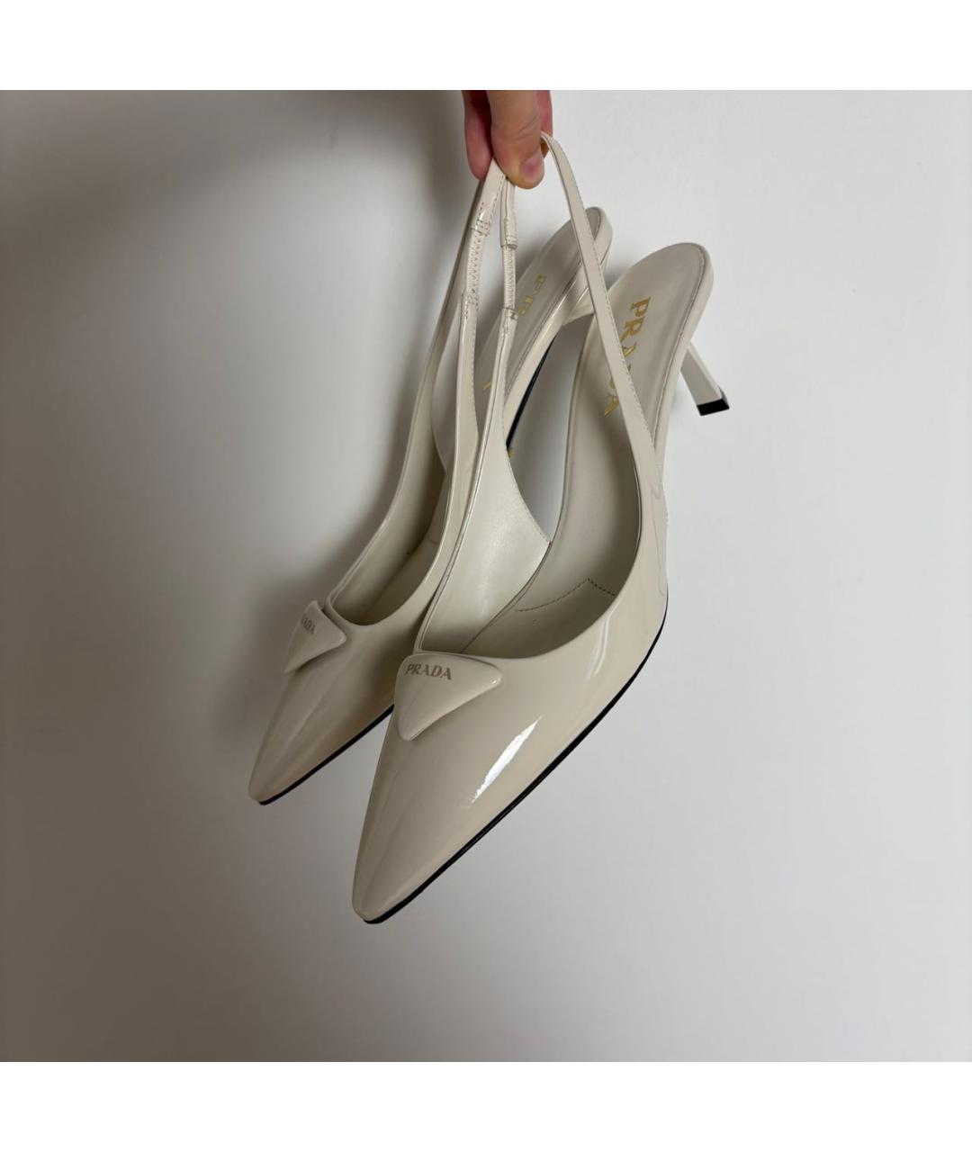 PRADA Бежевые туфли из лакированной кожи, фото 5