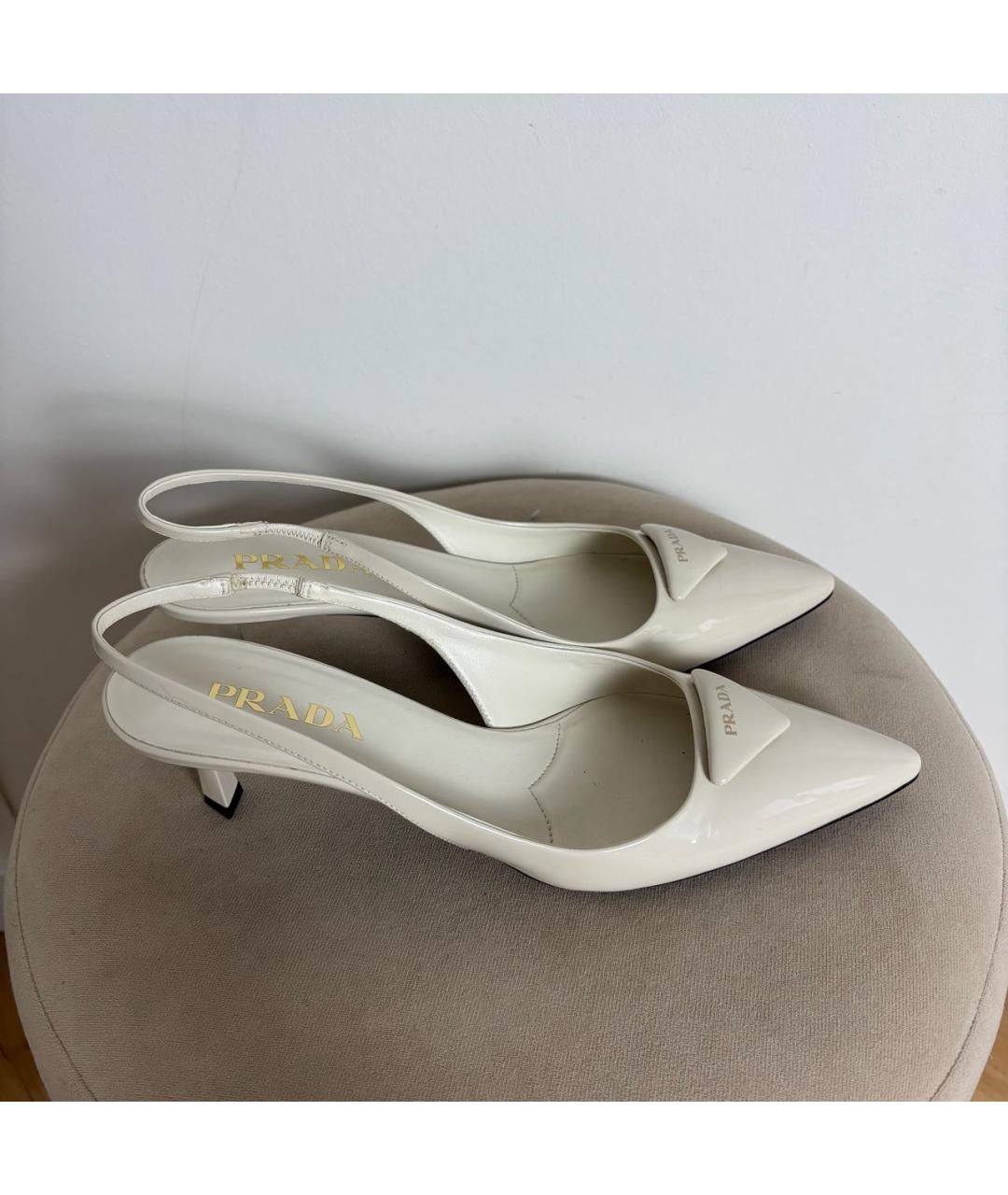 PRADA Бежевые туфли из лакированной кожи, фото 3