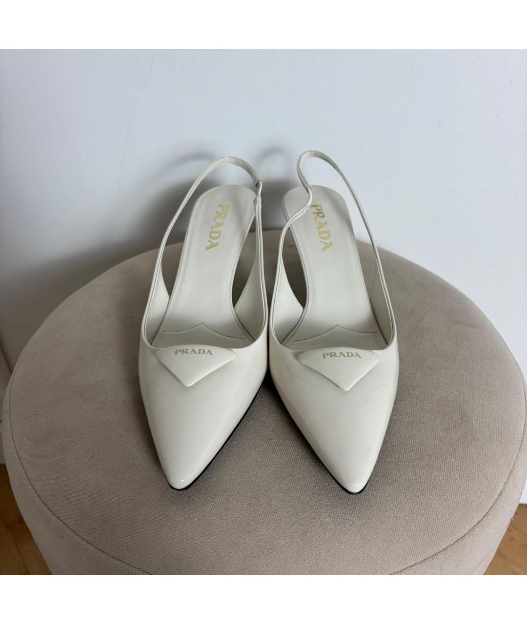 PRADA Бежевые туфли из лакированной кожи, фото 2