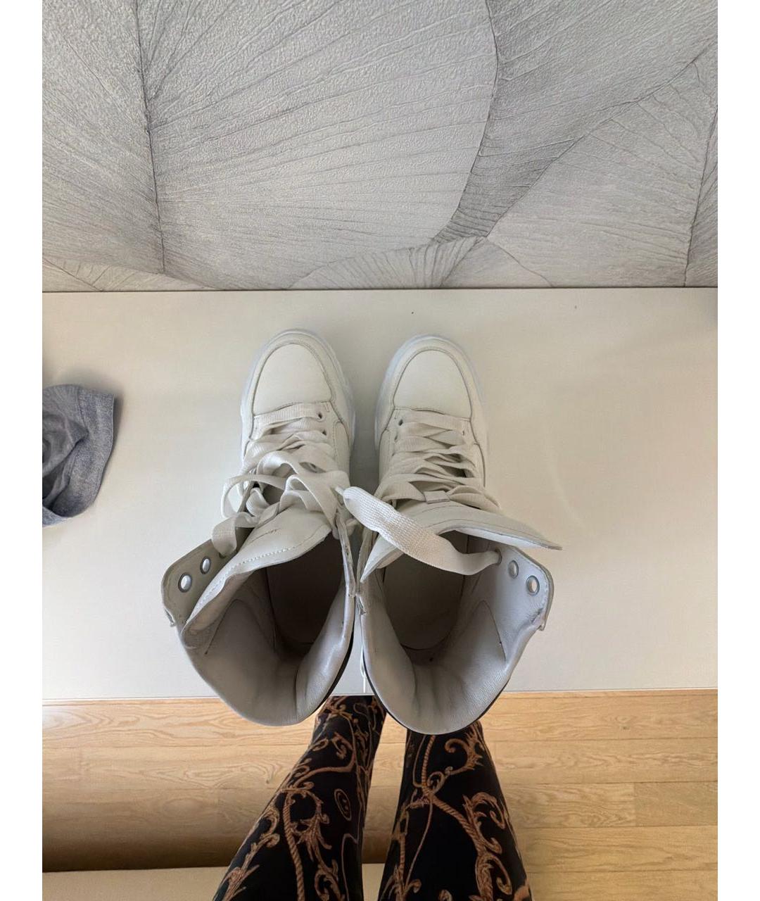 ALEXANDER MCQUEEN Белые кожаные кроссовки, фото 3