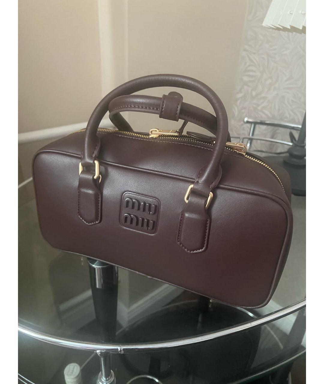 MIU MIU Коричневая кожаная сумка с короткими ручками, фото 3