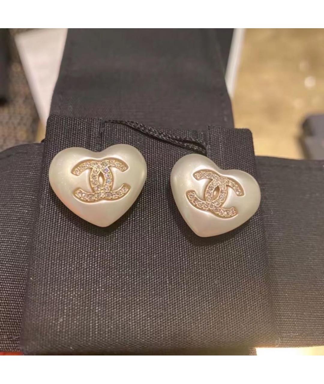CHANEL Белые металлические серьги, фото 4