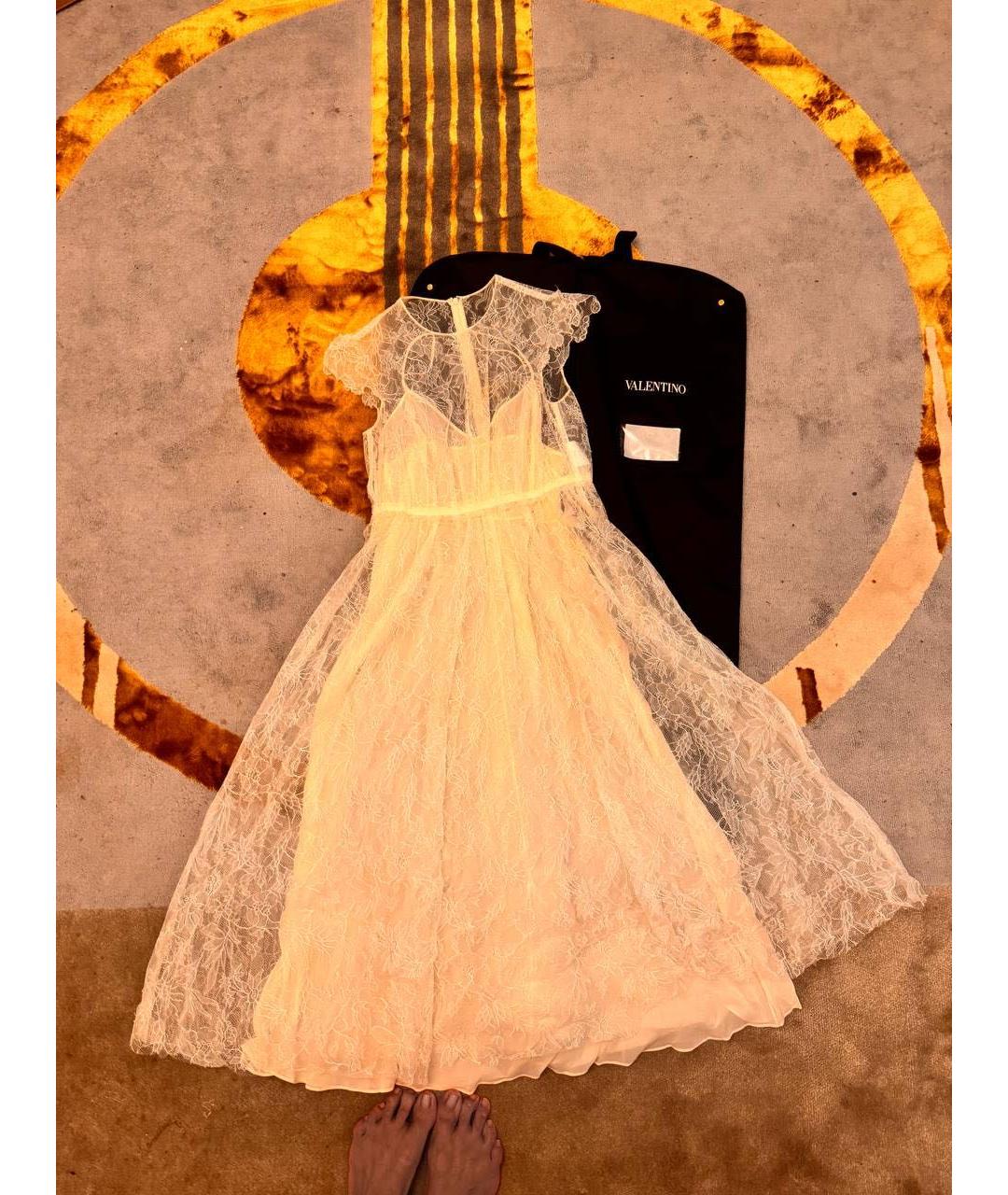 VALENTINO Бежевое кружевное коктейльное платье, фото 5