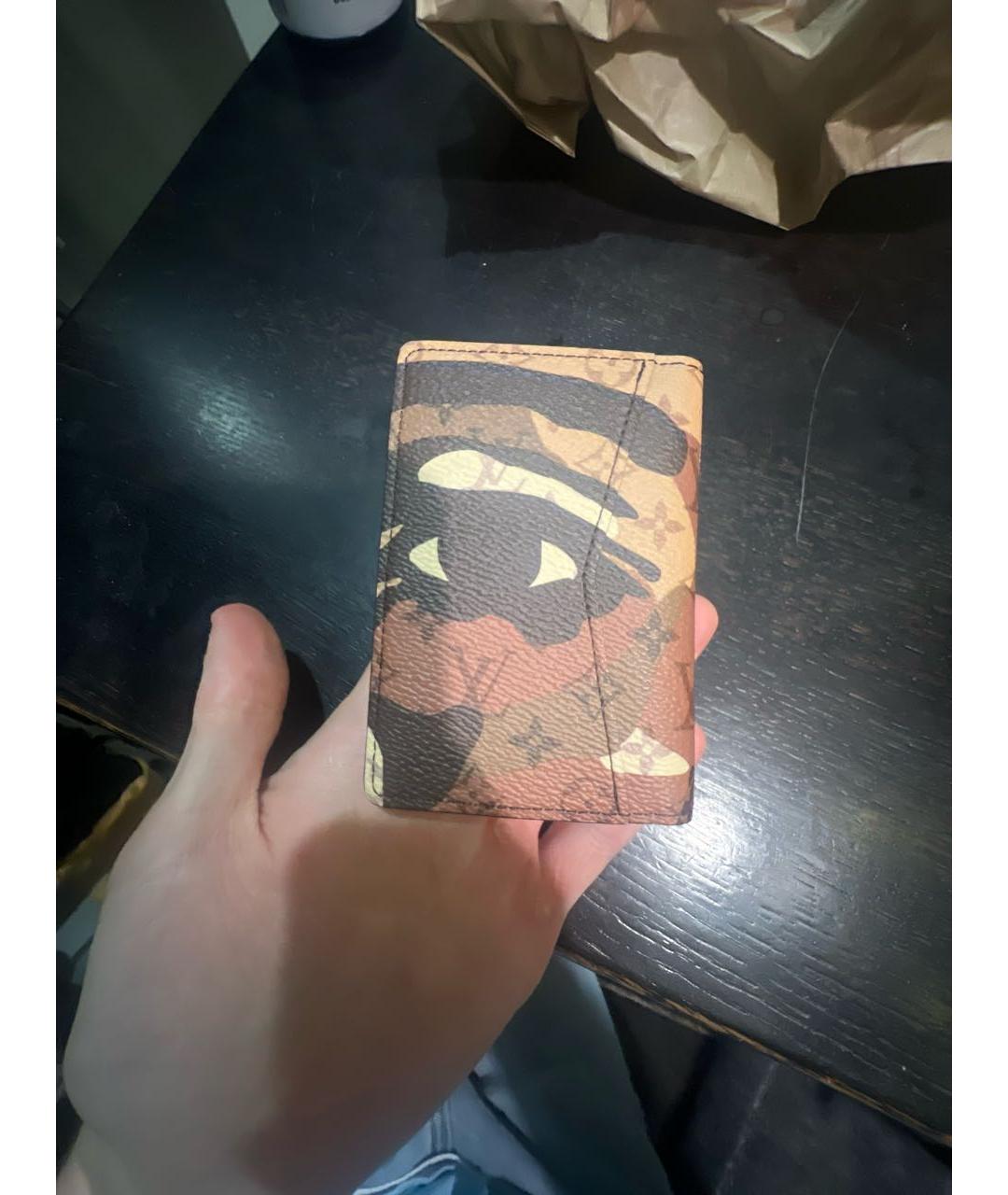 LOUIS VUITTON Коричневый кожаный кардхолдер, фото 2