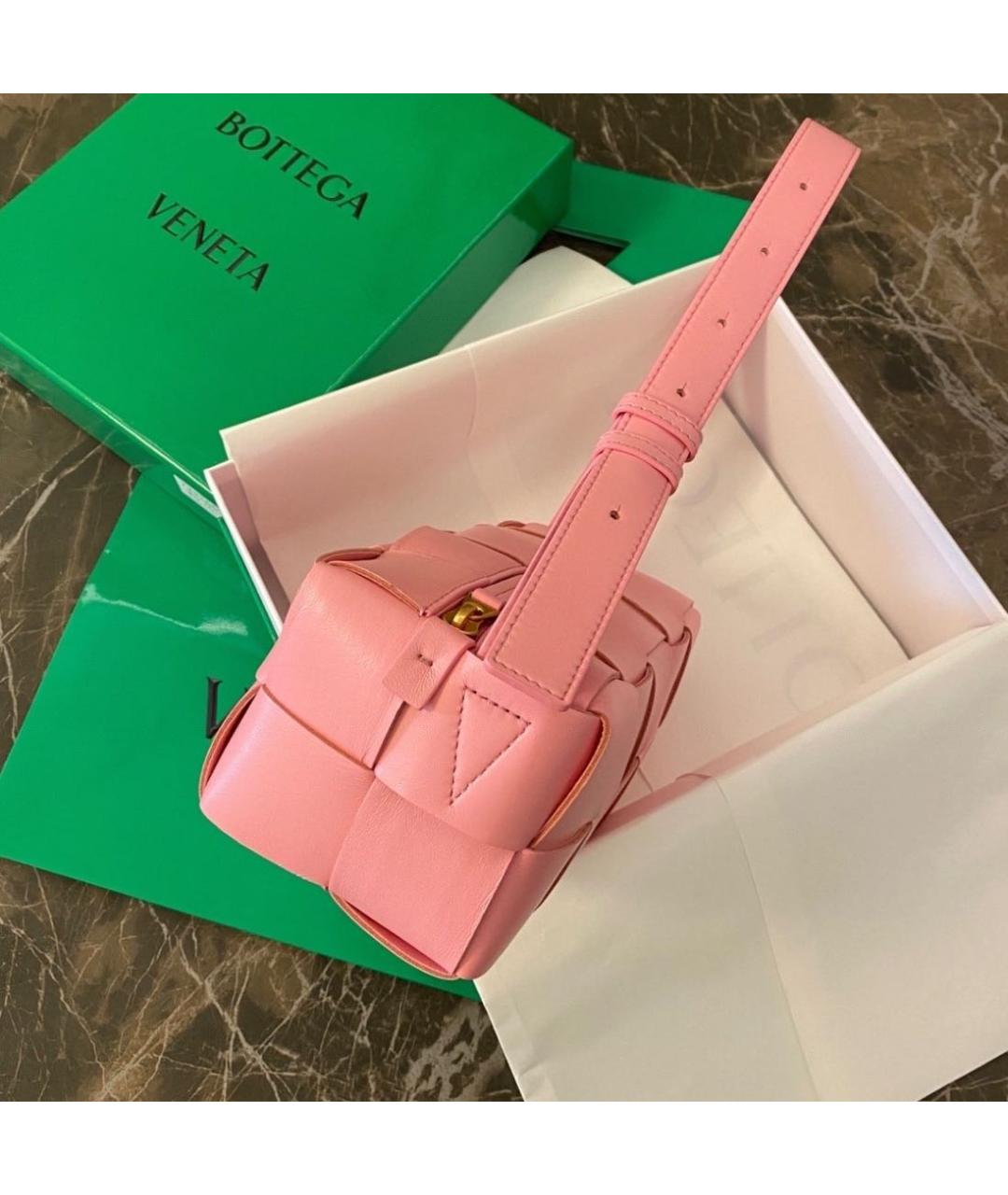 BOTTEGA VENETA Розовая кожаная сумка с короткими ручками, фото 3