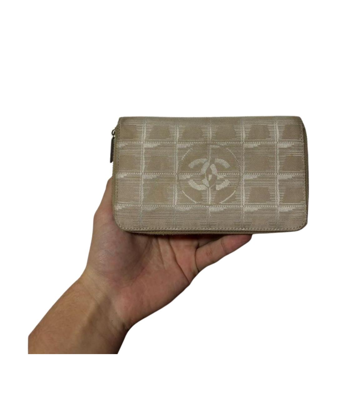 CHANEL Бежевый кожаный кошелек, фото 10