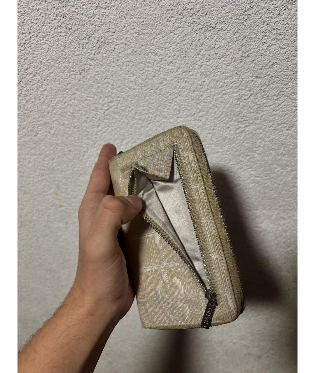 CHANEL Бежевый кожаный кошелек, фото 3