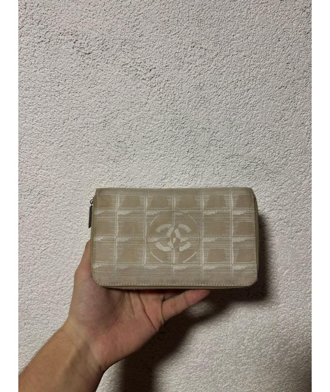 CHANEL Бежевый кожаный кошелек, фото 9