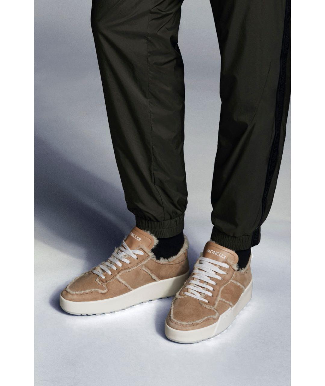 MONCLER Коричневые замшевые кеды, фото 3