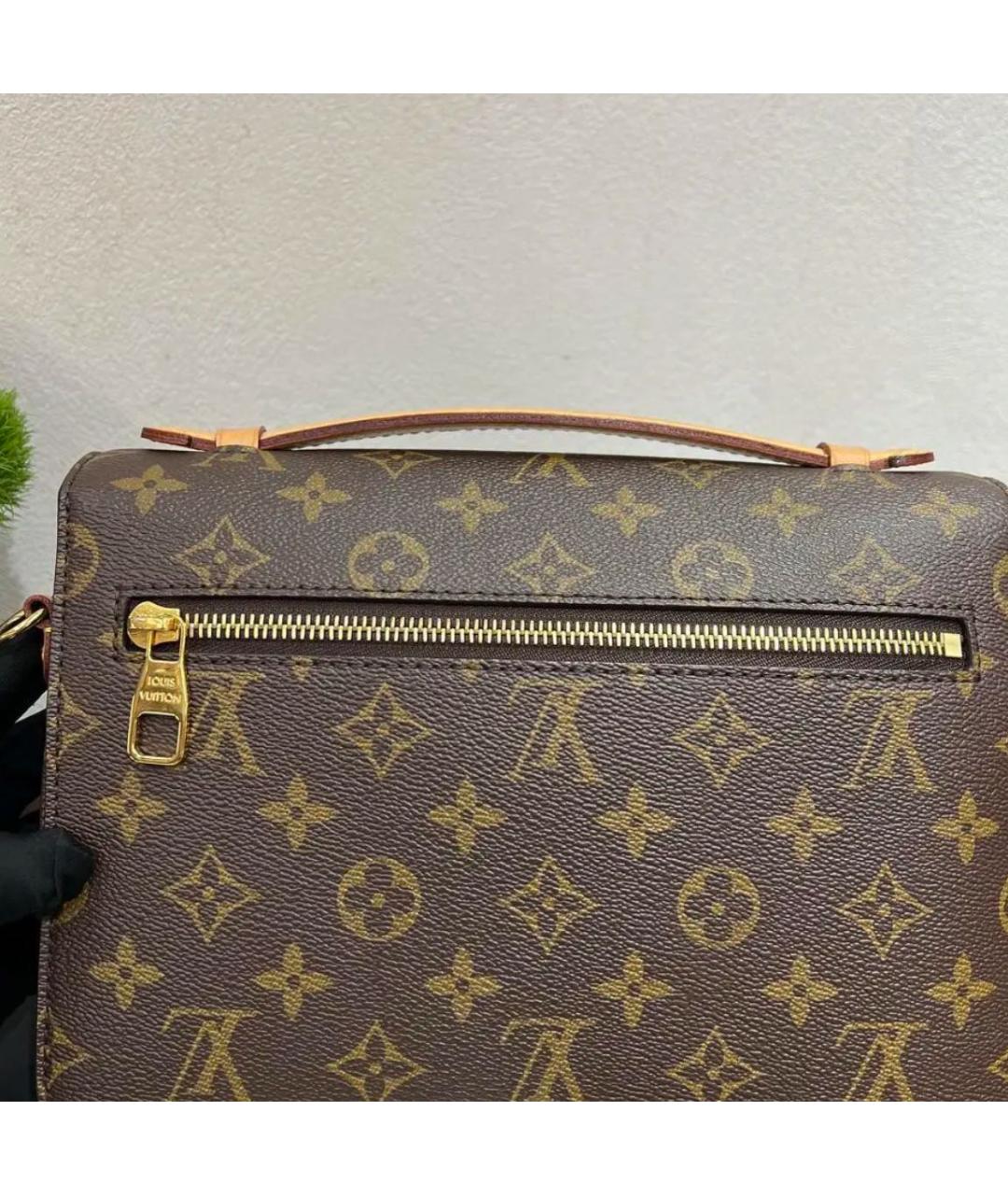 LOUIS VUITTON Коричневая кожаная сумка через плечо, фото 6