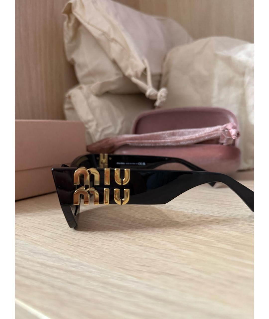 MIU MIU Черные пластиковые солнцезащитные очки, фото 4