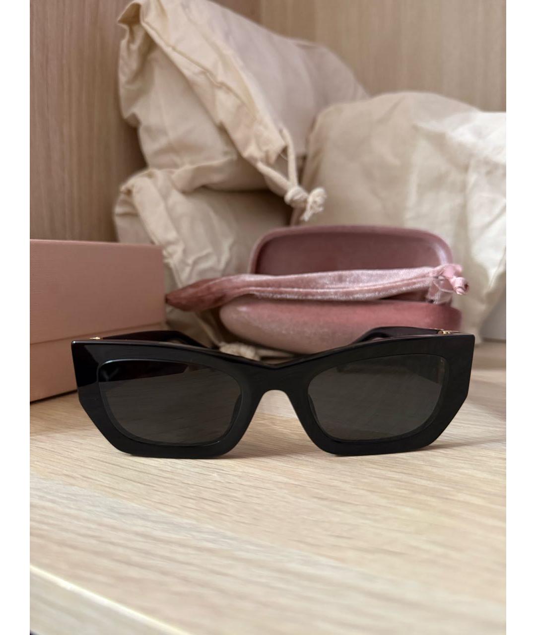 MIU MIU Черные пластиковые солнцезащитные очки, фото 2