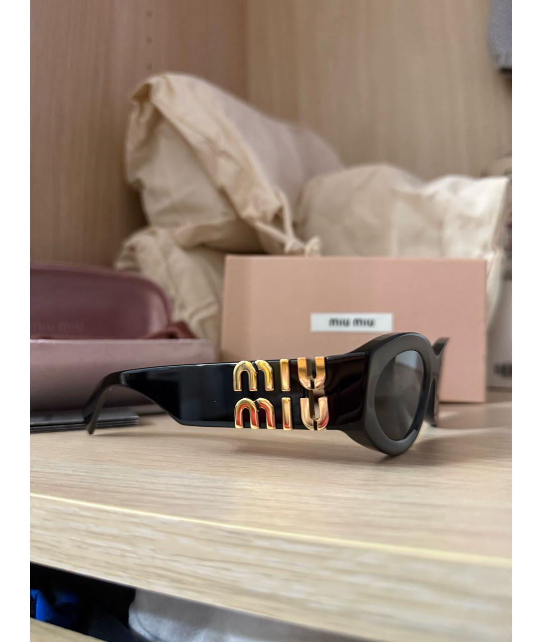 MIU MIU Черные пластиковые солнцезащитные очки, фото 4