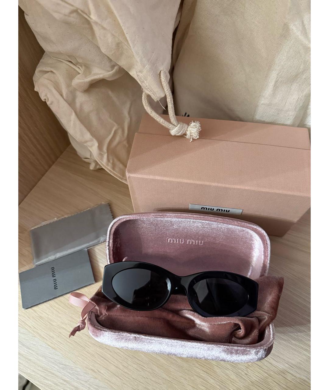 MIU MIU Черные пластиковые солнцезащитные очки, фото 2