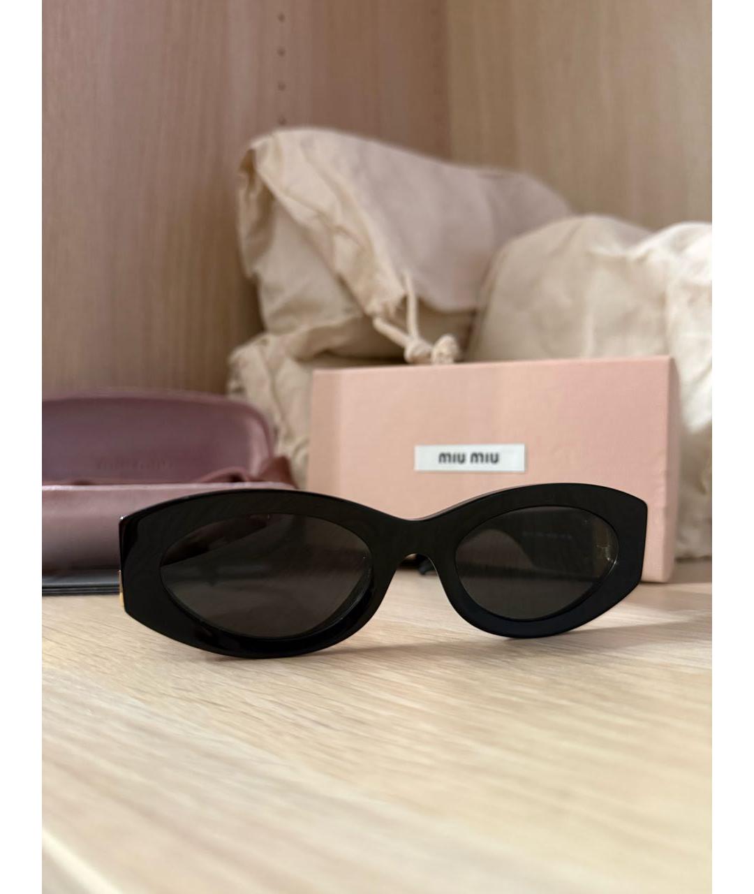 MIU MIU Черные пластиковые солнцезащитные очки, фото 3