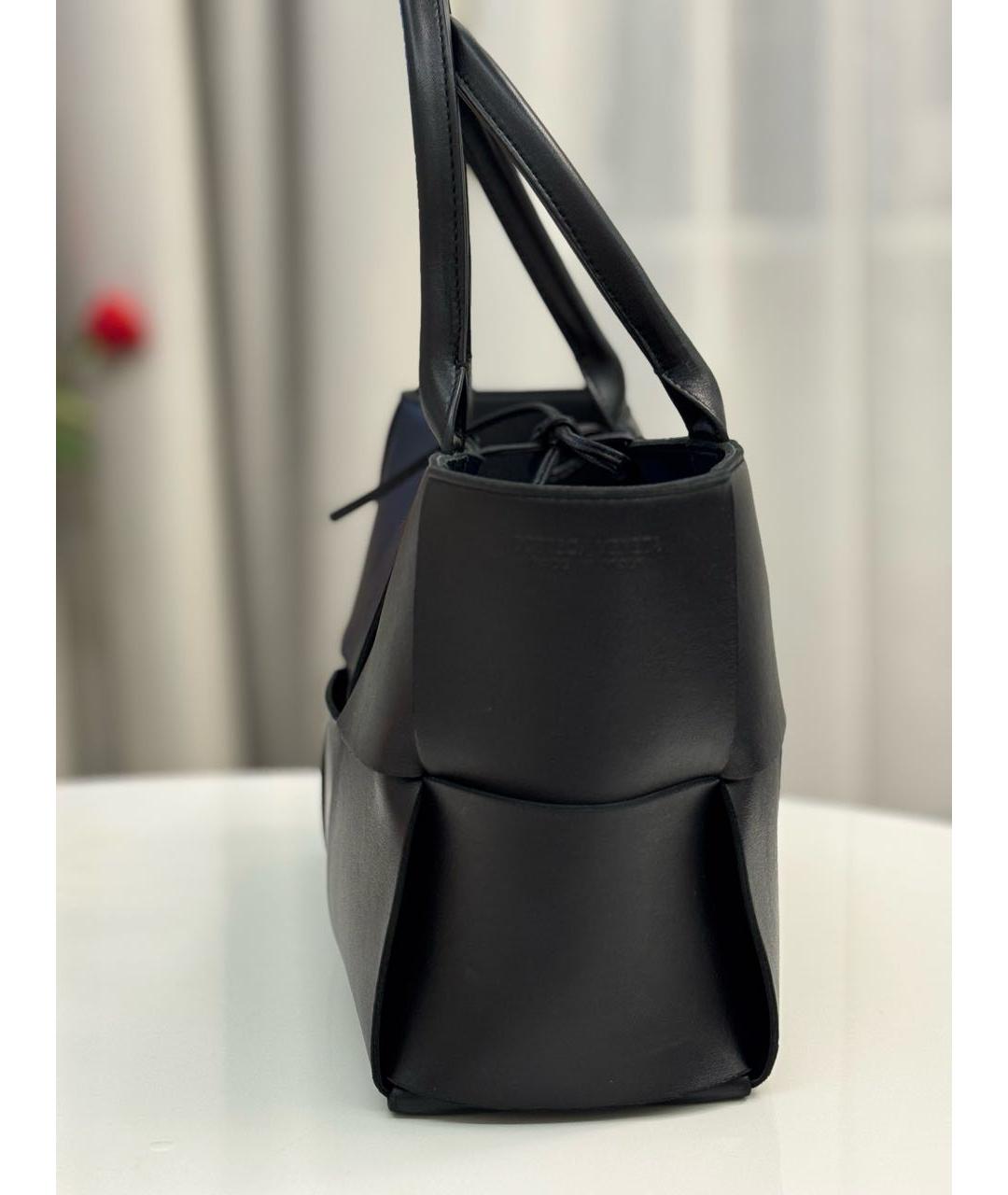 BOTTEGA VENETA Черная кожаная сумка тоут, фото 3