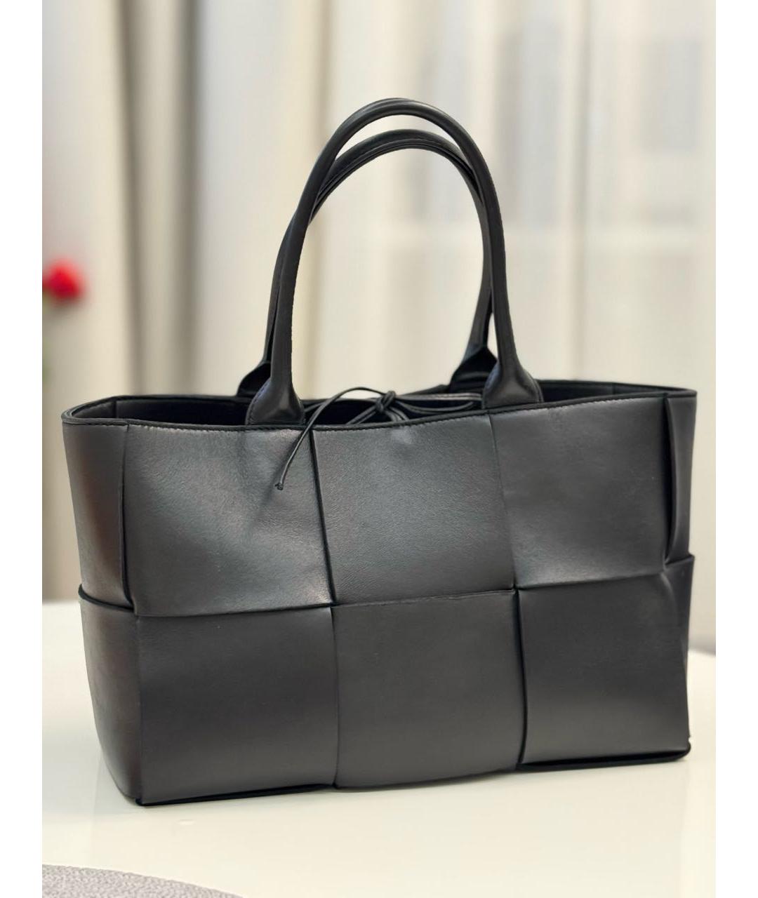 BOTTEGA VENETA Черная кожаная сумка тоут, фото 4