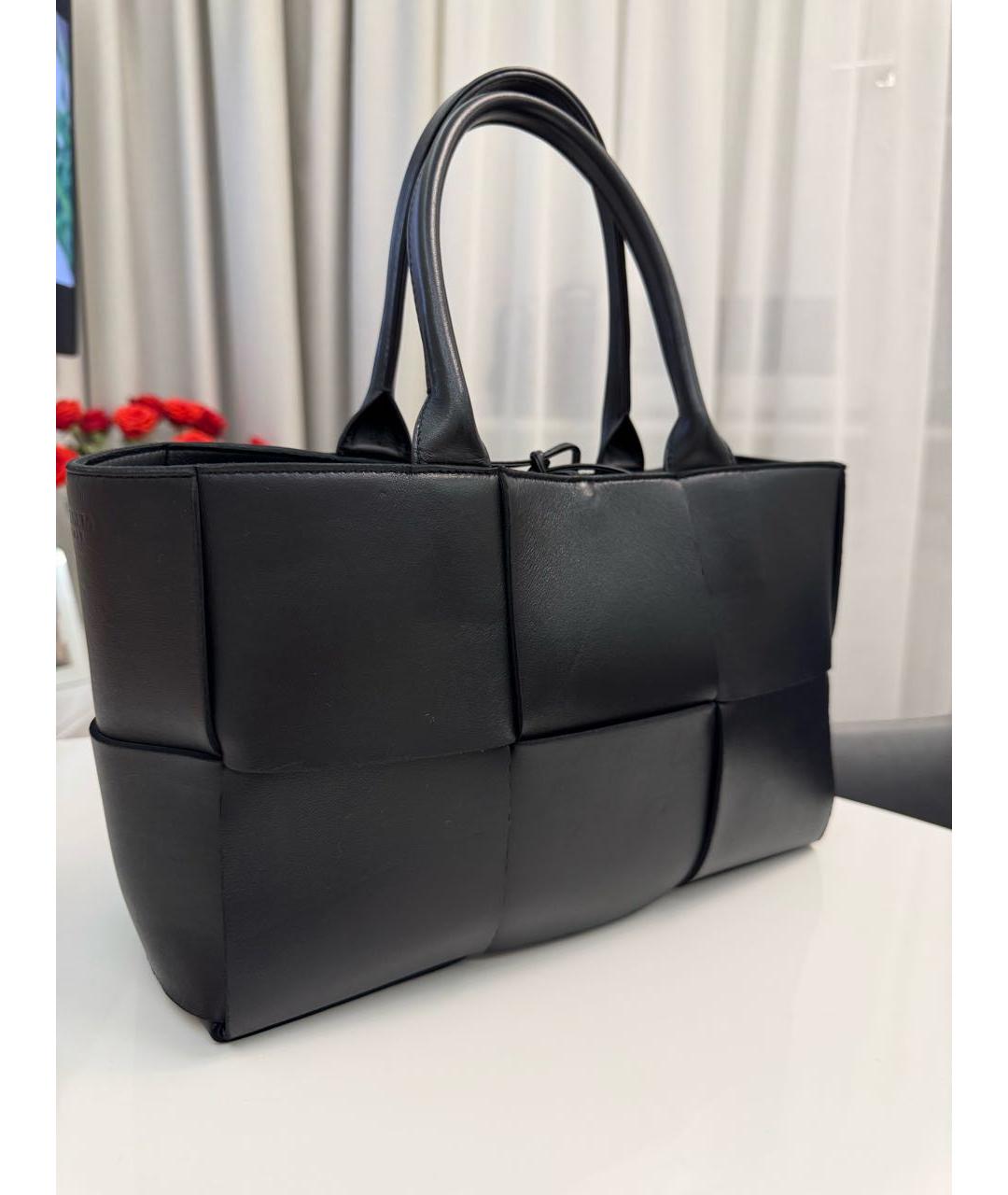 BOTTEGA VENETA Черная кожаная сумка тоут, фото 2