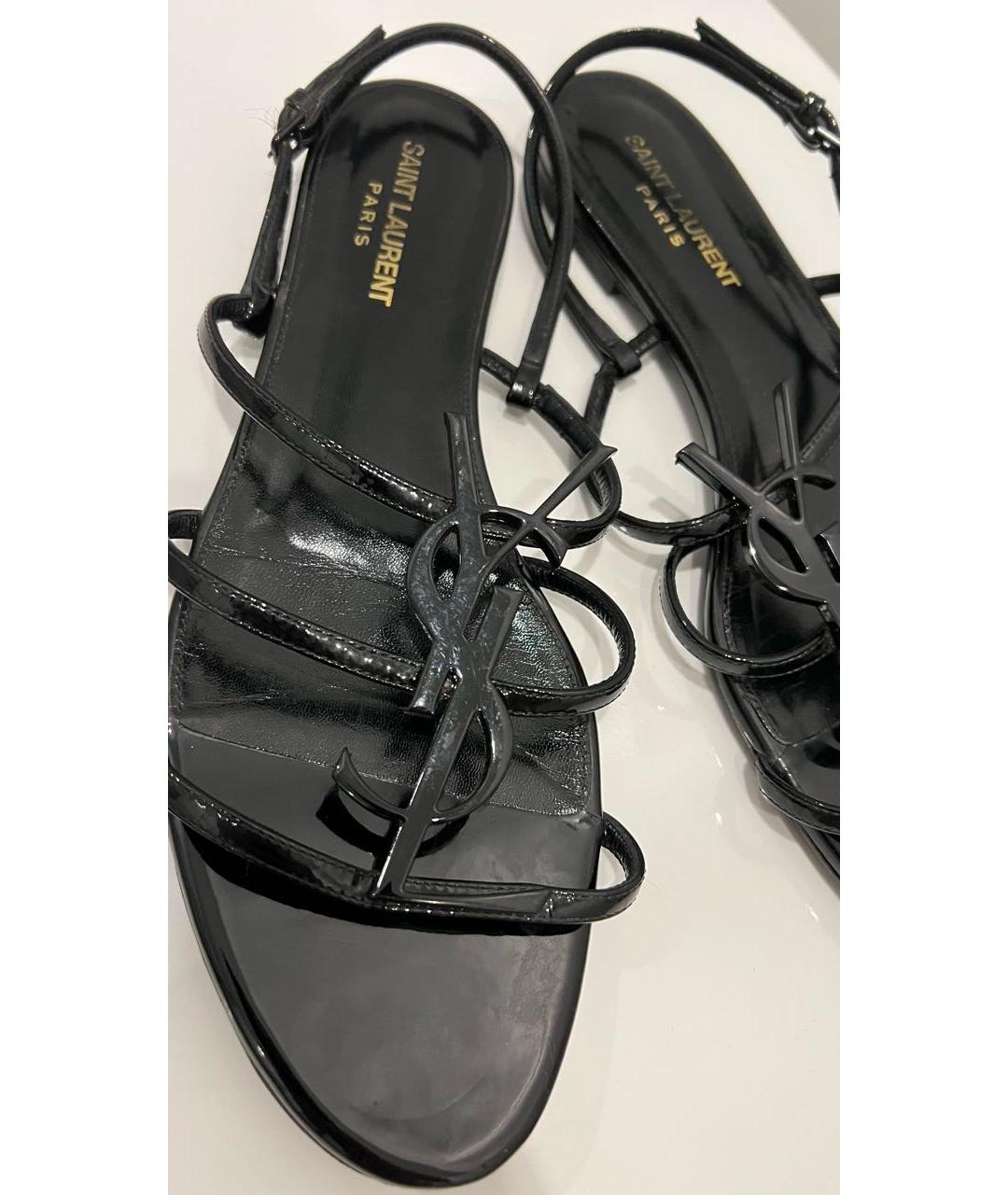 SAINT LAURENT Черные сандалии из лакированной кожи, фото 3