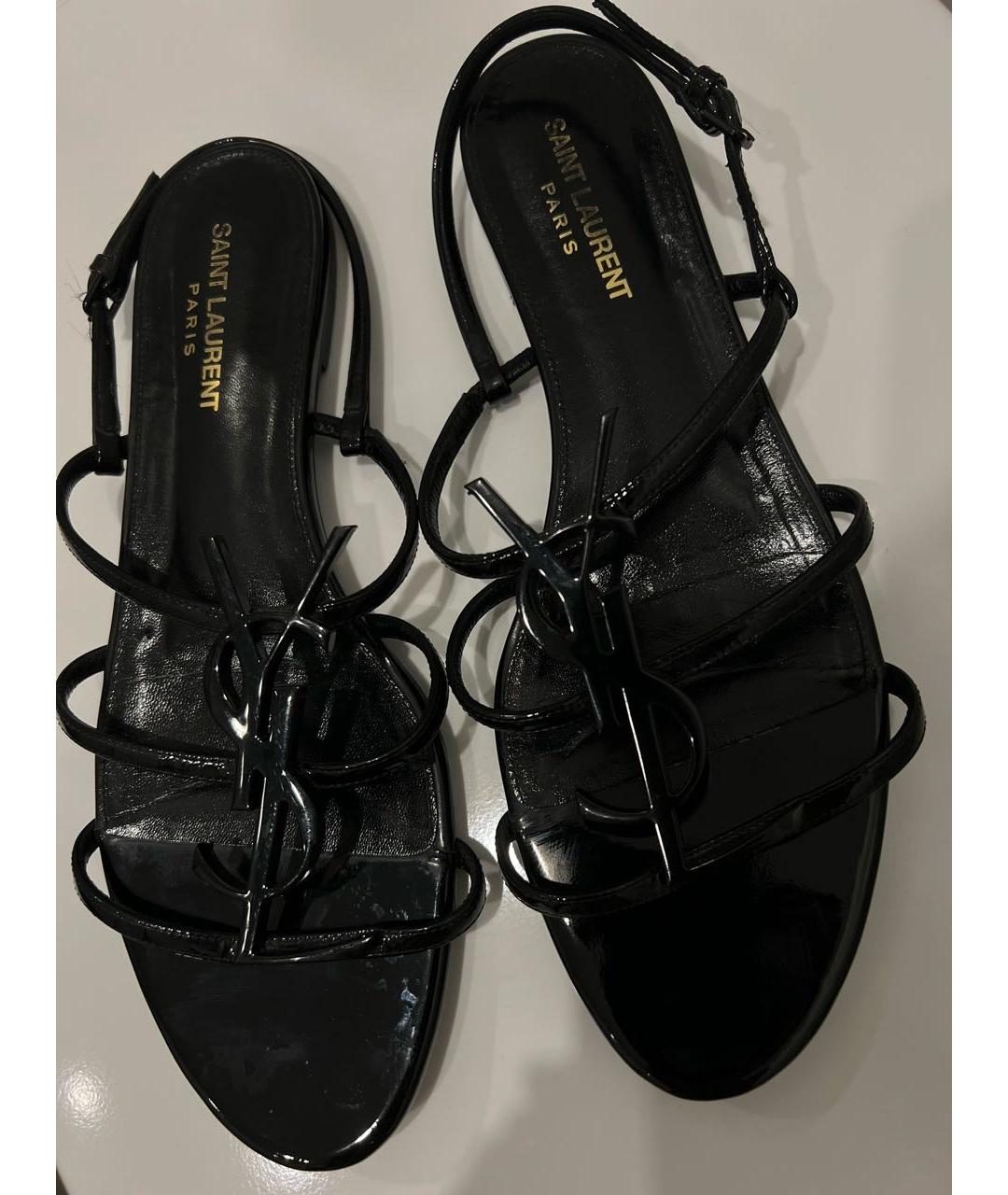 SAINT LAURENT Черные сандалии из лакированной кожи, фото 2