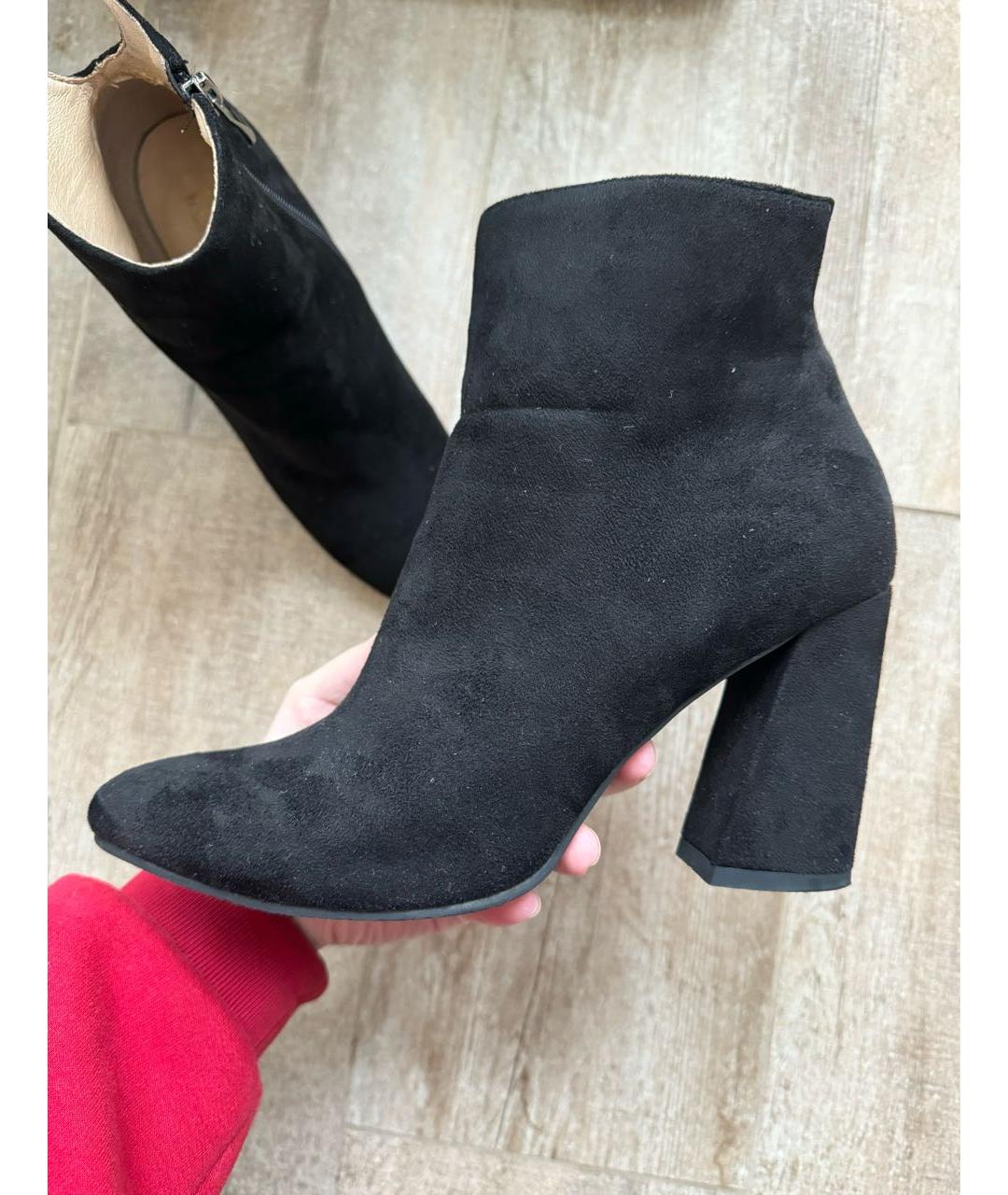 STUART WEITZMAN Черные замшевые ботильоны, фото 2