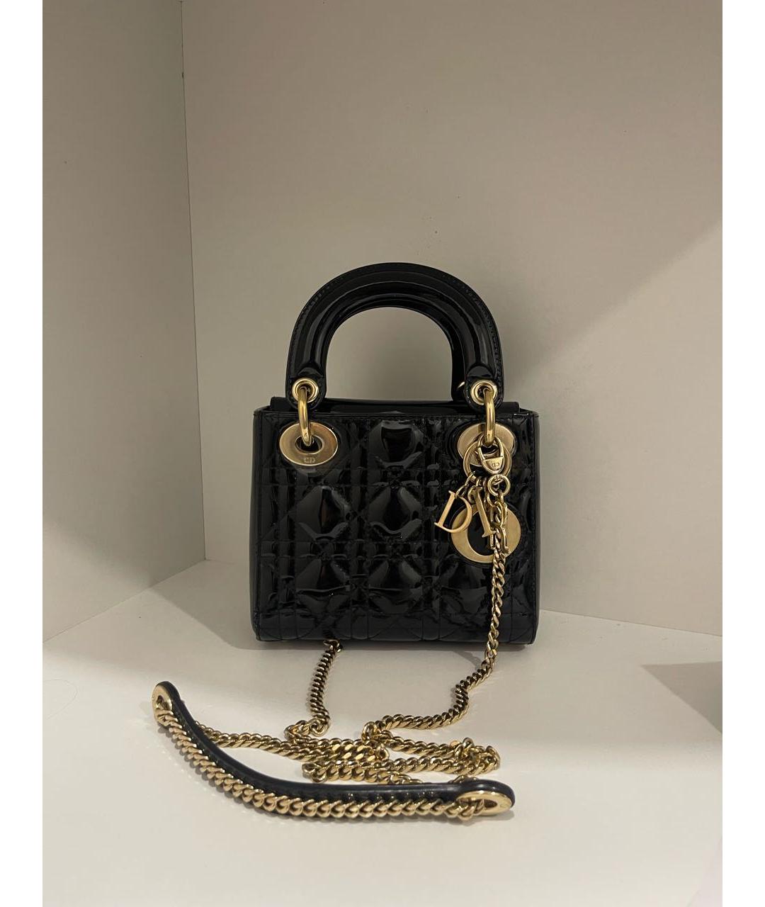 CHRISTIAN DIOR Черная сумка через плечо из лакированной кожи, фото 5