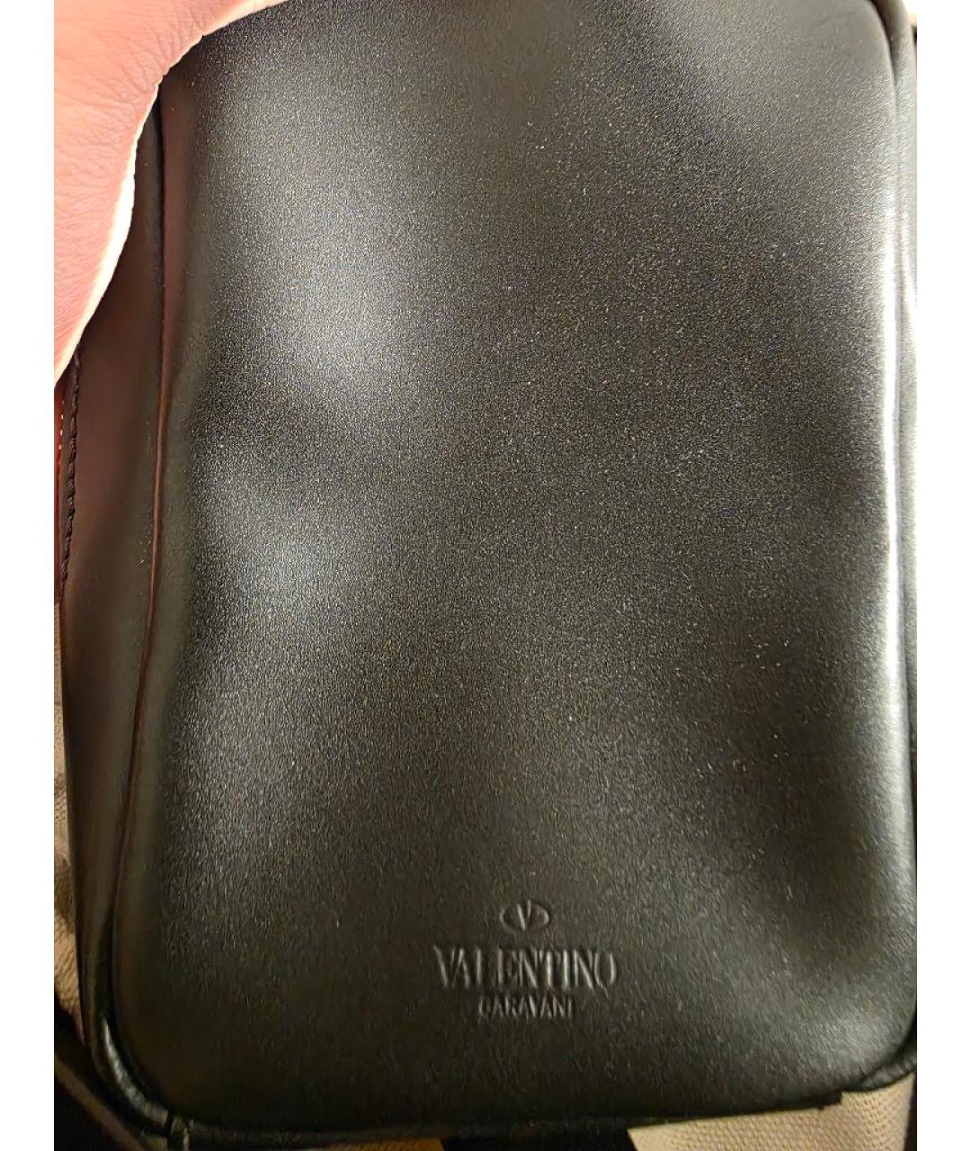 VALENTINO Черная кожаная сумка на плечо, фото 2
