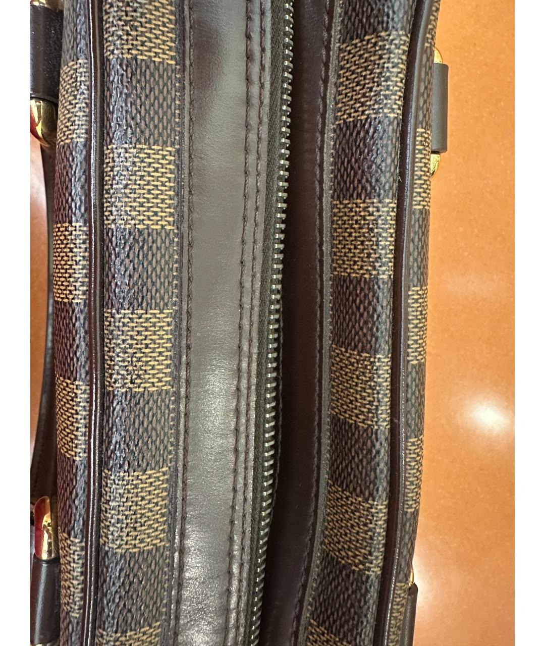 LOUIS VUITTON Коричневая кожаная сумка с короткими ручками, фото 3