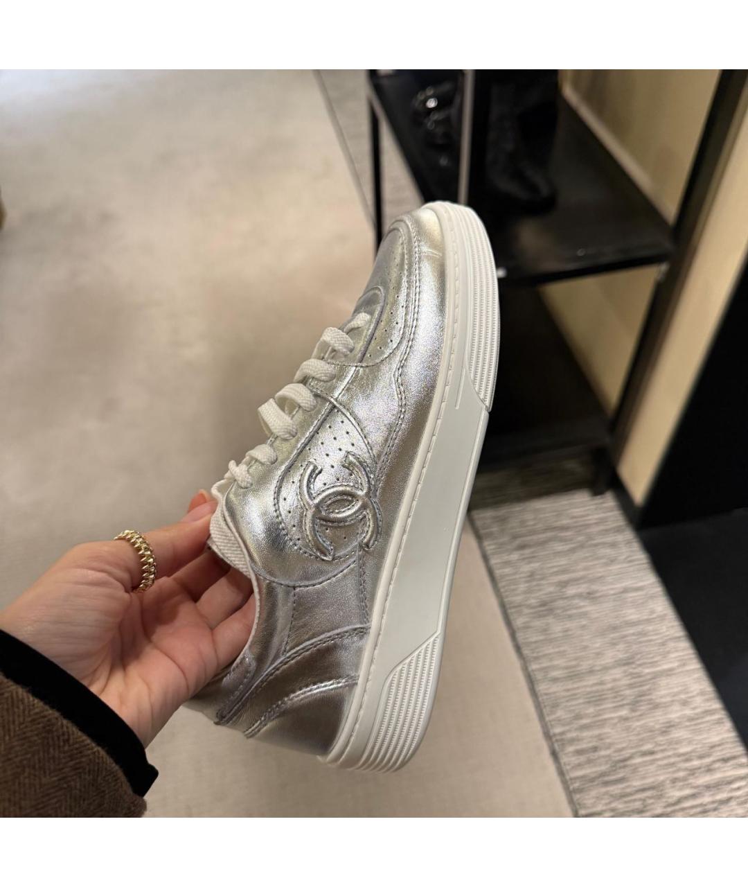 CHANEL Серебряные кожаные кеды, фото 3