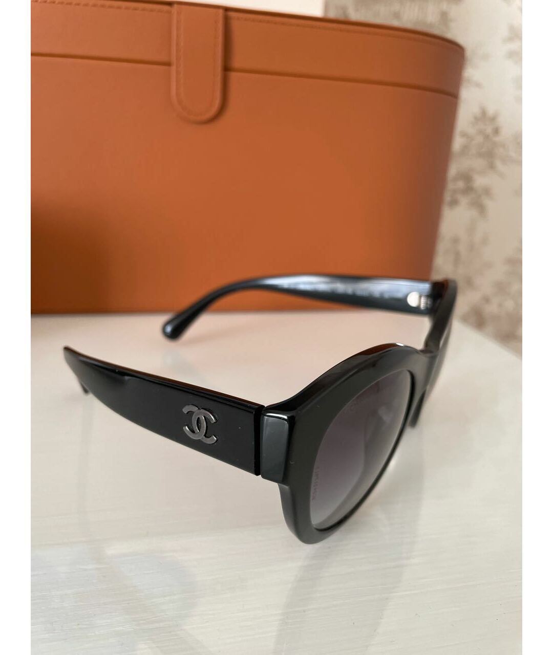 CHANEL Черные пластиковые солнцезащитные очки, фото 3