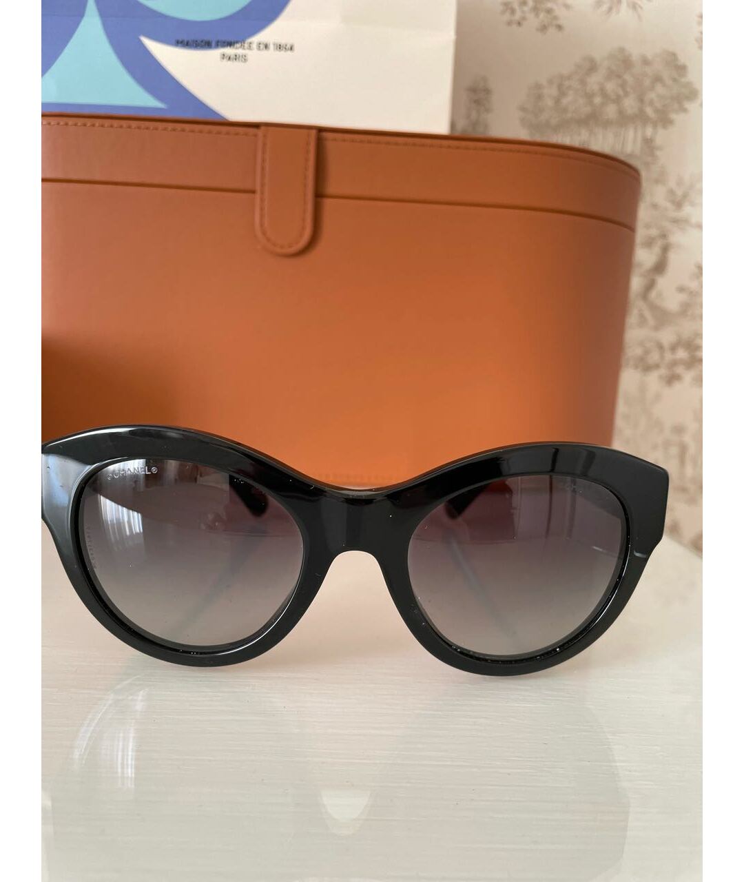 CHANEL Черные пластиковые солнцезащитные очки, фото 2