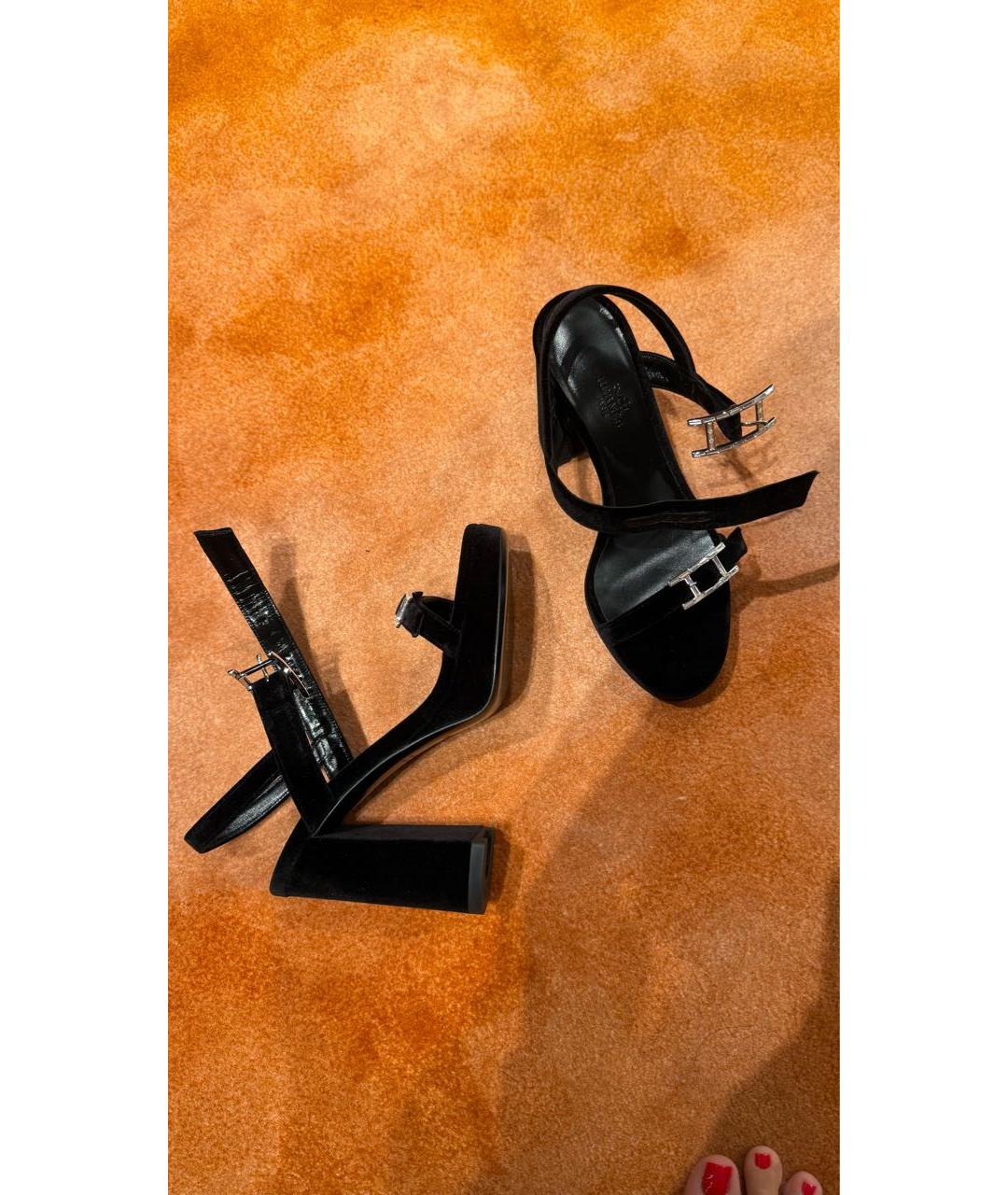 HERMES Черные бархатные босоножки, фото 3