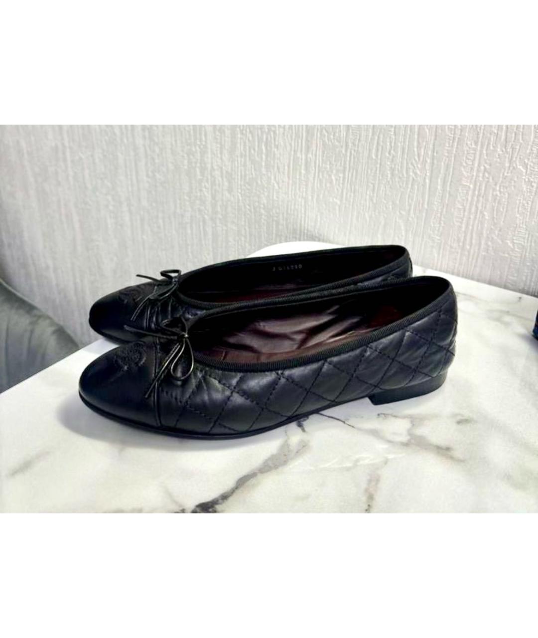 CHANEL Черные кожаные балетки, фото 3