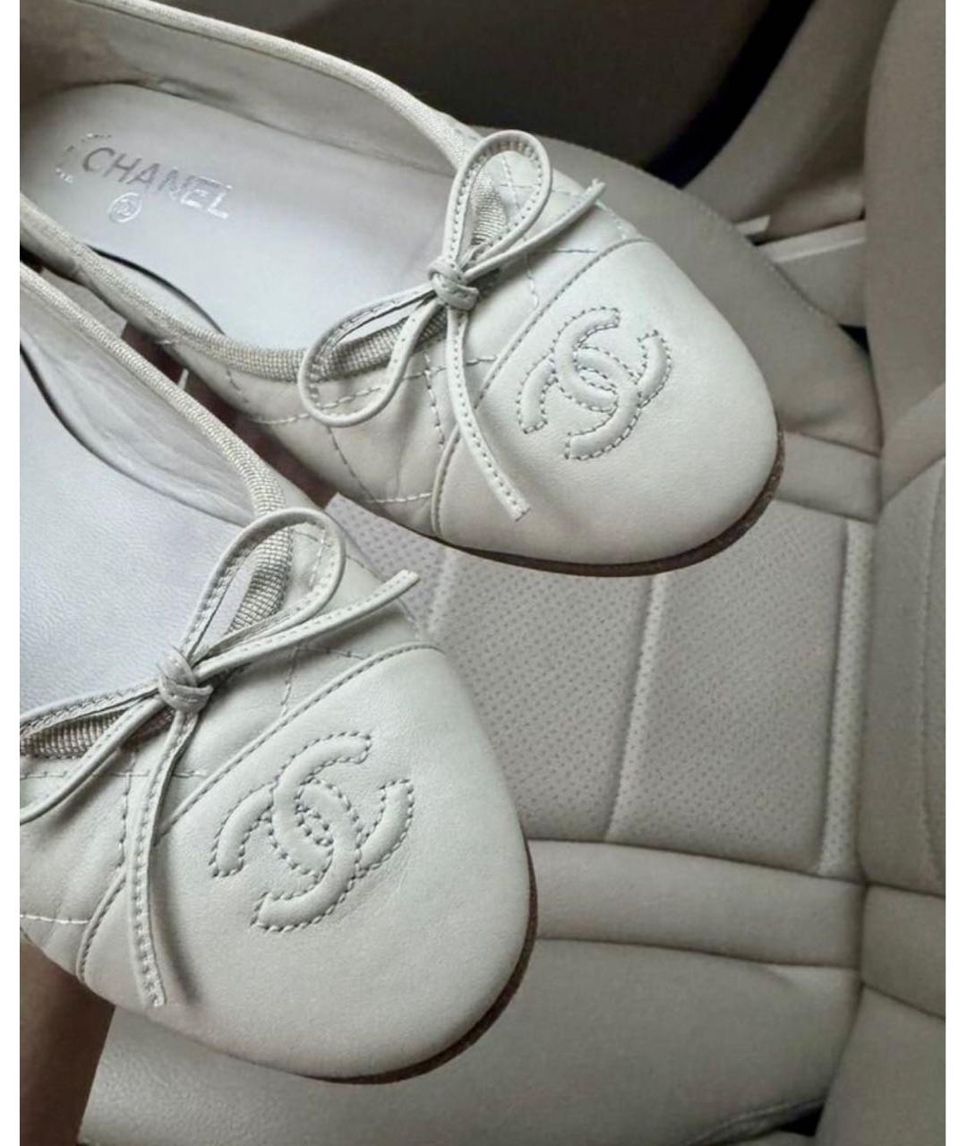 CHANEL Белые кожаные балетки, фото 2