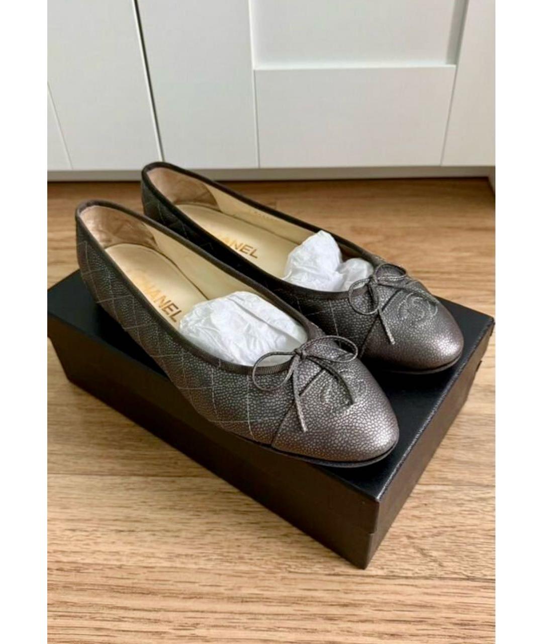 CHANEL Антрацитовые кожаные балетки, фото 3