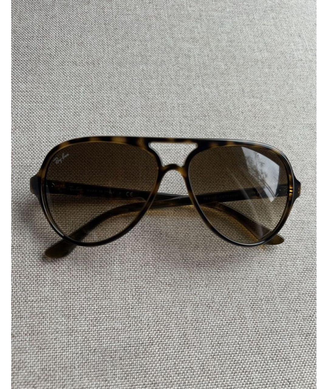 RAY BAN Коричневые пластиковые солнцезащитные очки, фото 9