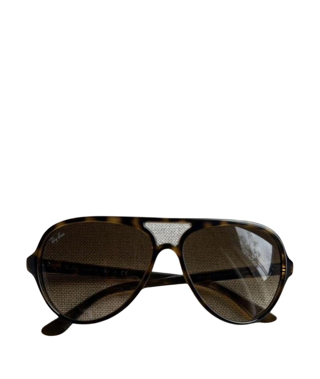 RAY BAN Коричневые пластиковые солнцезащитные очки, фото 1