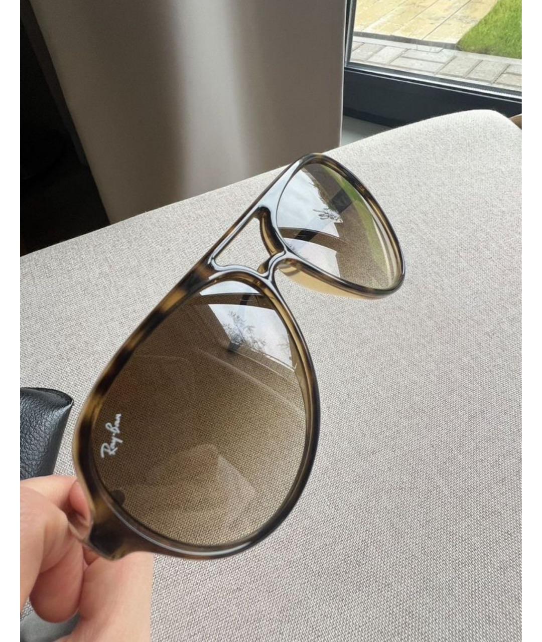 RAY BAN Коричневые пластиковые солнцезащитные очки, фото 5