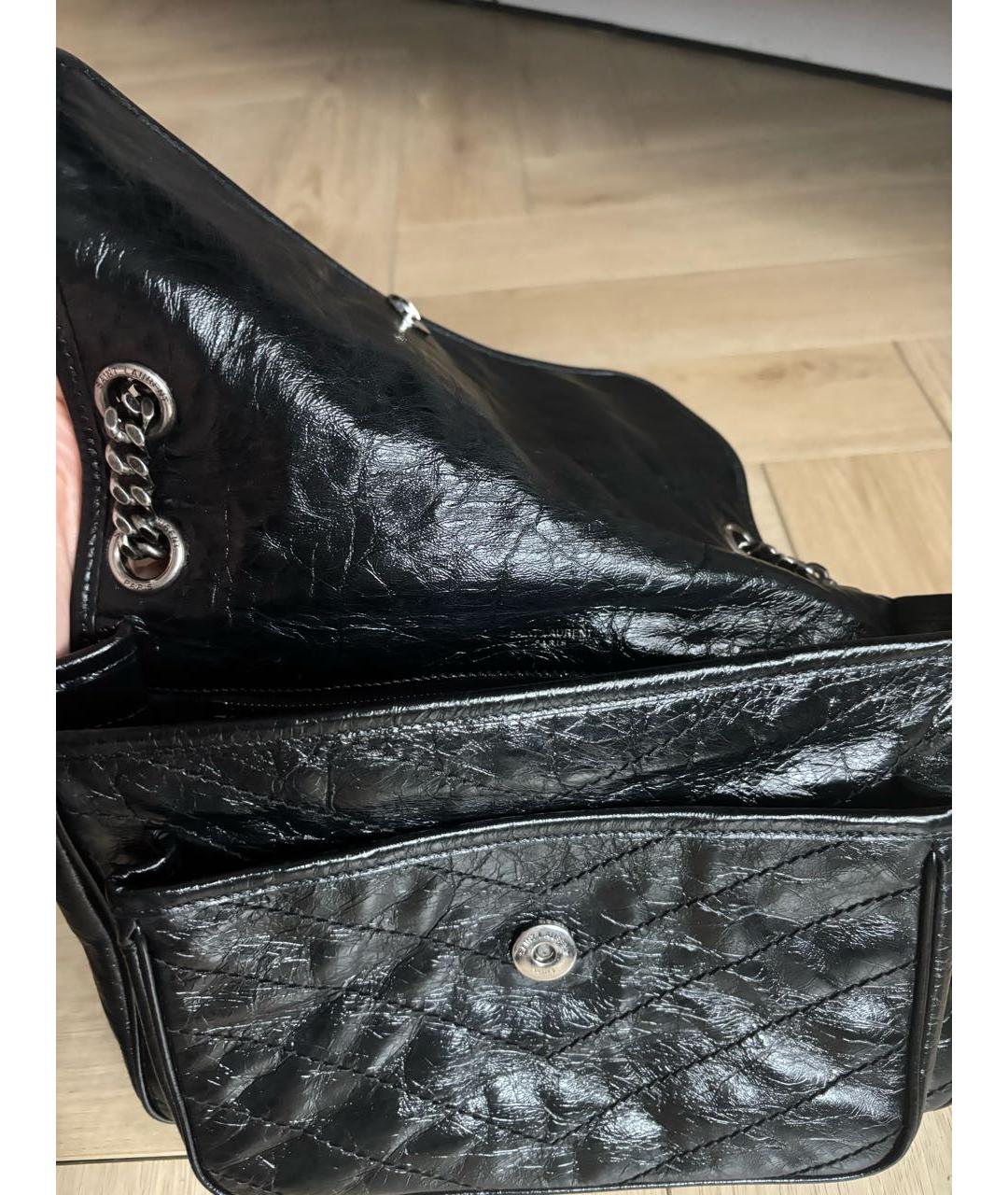 SAINT LAURENT Черная сумка через плечо из лакированной кожи, фото 5