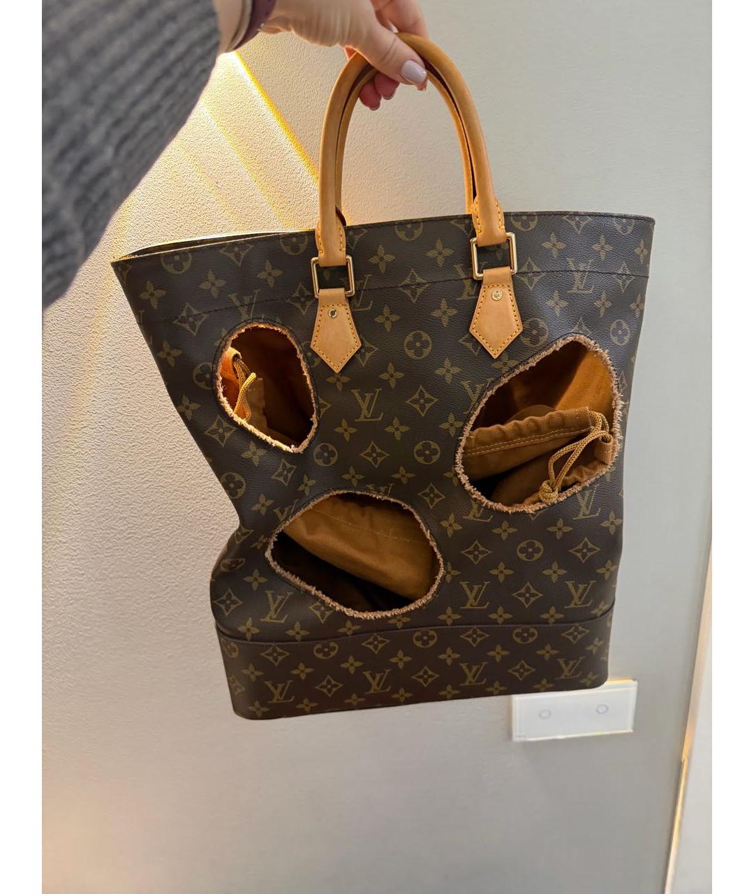 LOUIS VUITTON Коричневая кожаная сумка с короткими ручками, фото 3