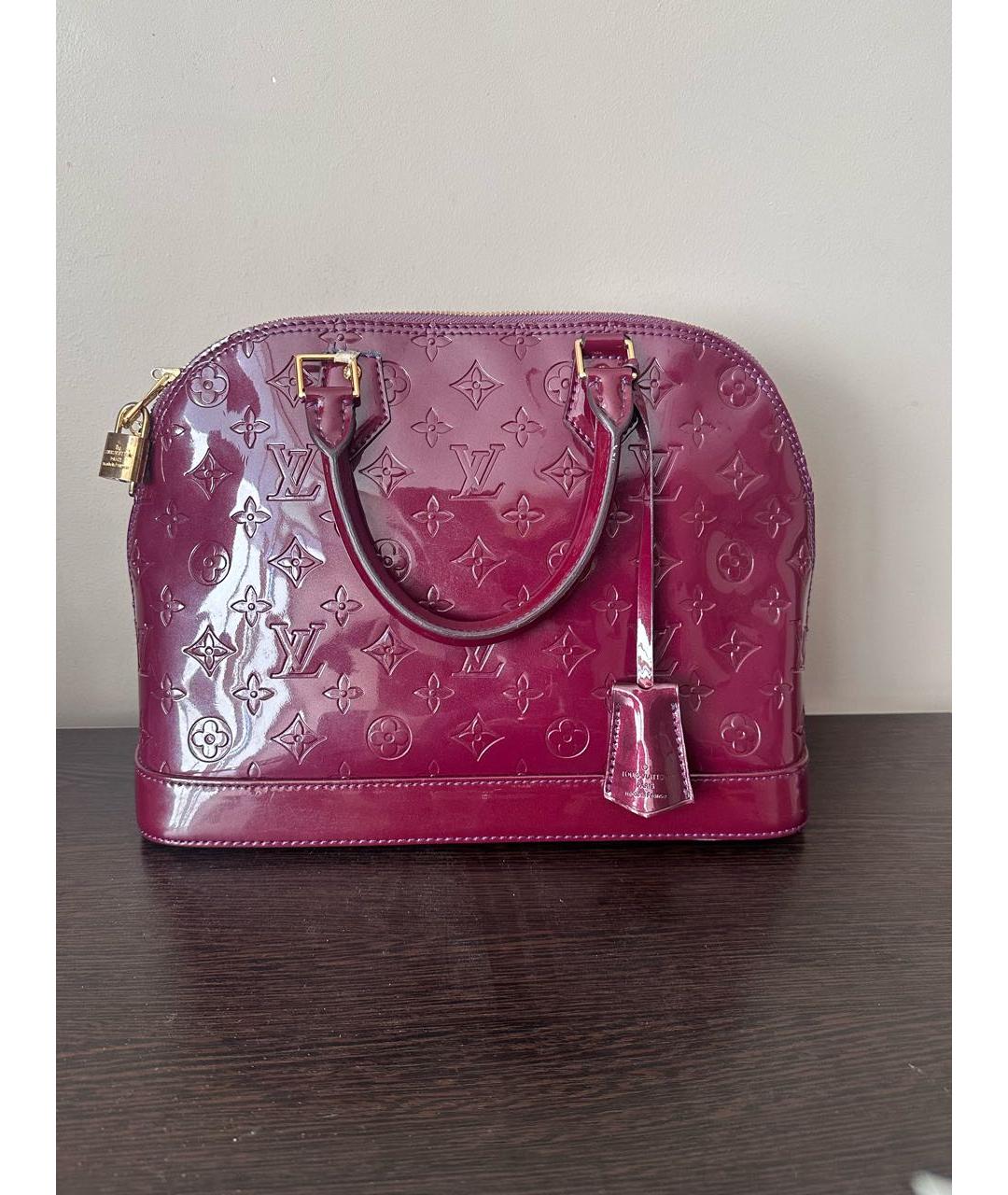 LOUIS VUITTON Бордовая сумка с короткими ручками из лакированной кожи, фото 9