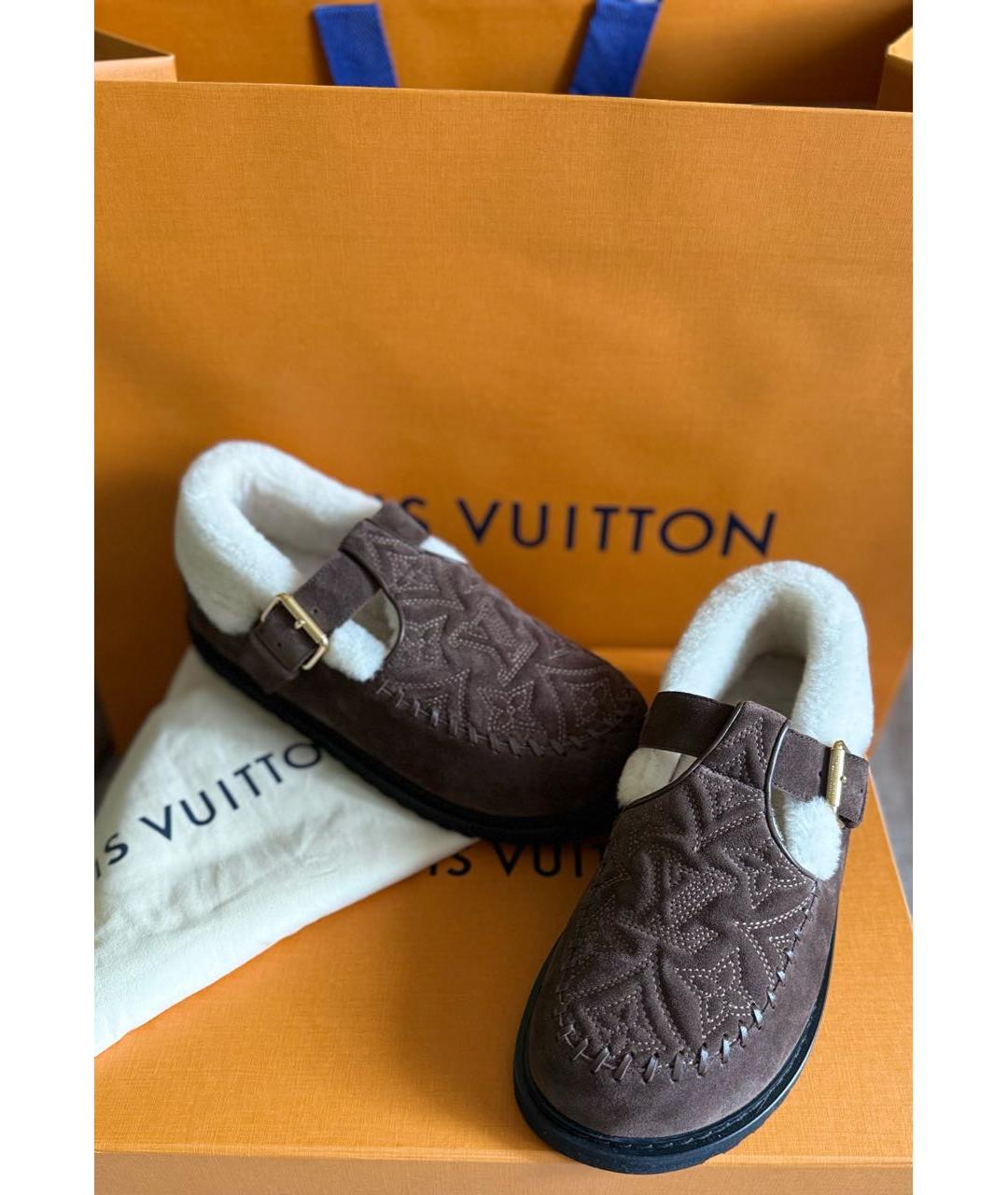 LOUIS VUITTON Коричневые замшевые сабо, фото 8