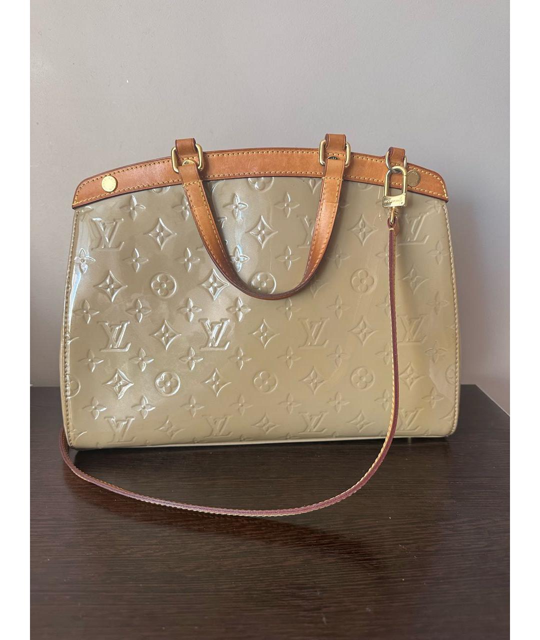 LOUIS VUITTON Бежевая сумка тоут из лакированной кожи, фото 9