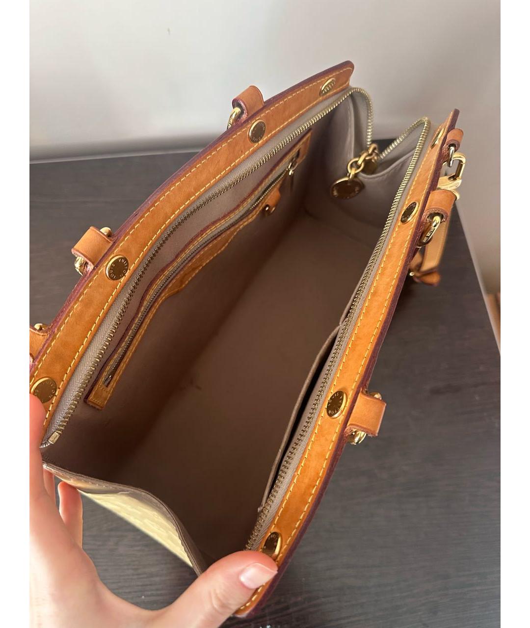 LOUIS VUITTON Бежевая сумка тоут из лакированной кожи, фото 4