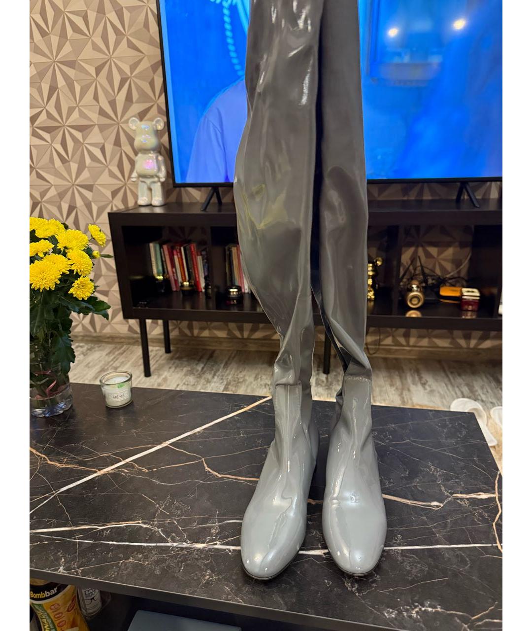 VALENTINO Серые сапоги из лакированной кожи, фото 2