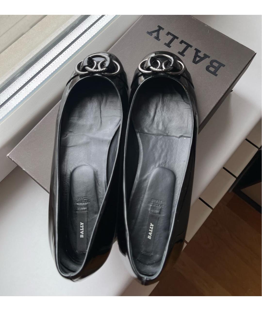BALLY Черные балетки из лакированной кожи, фото 3